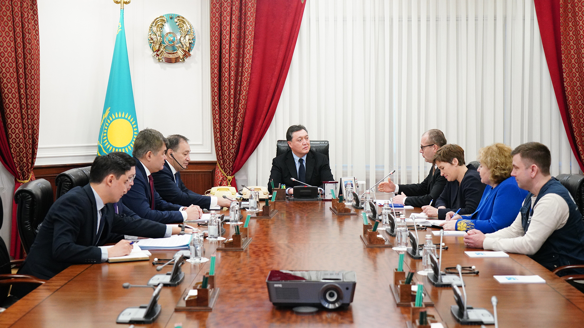 Kazakh Prime Minister meets with Hans Kluge, WHO Regional Director for Europe