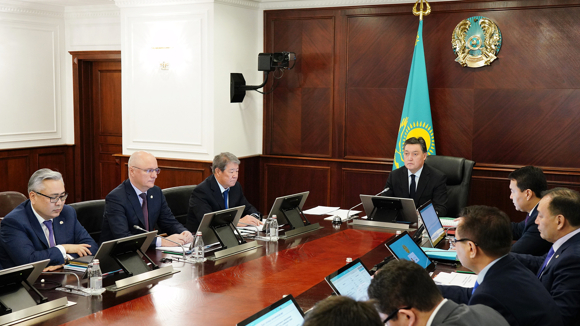 Preparations for spring field work reviewed in Kazakhstan