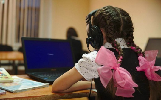 Kazakh schoolchildren start distance education today