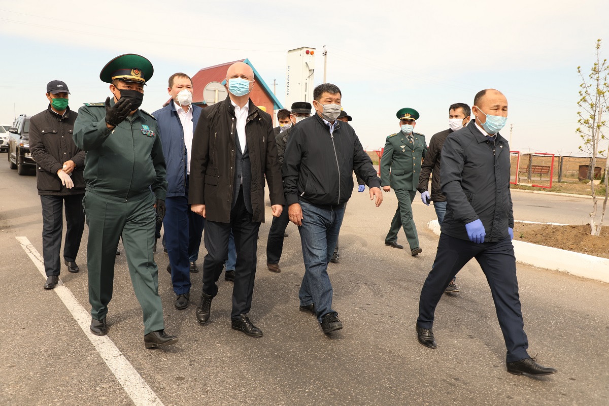Roman Sklyar inspects implementation of infrastructure projects in Atyrau region