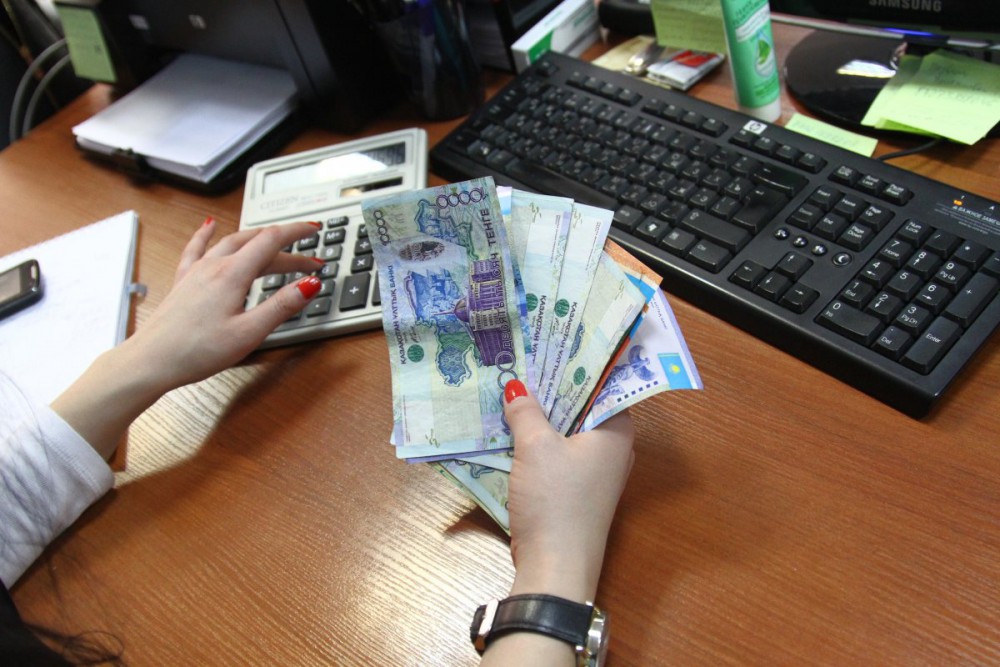 Average monthly salary for Kazakhstan’s workers is 168 thousand tenge