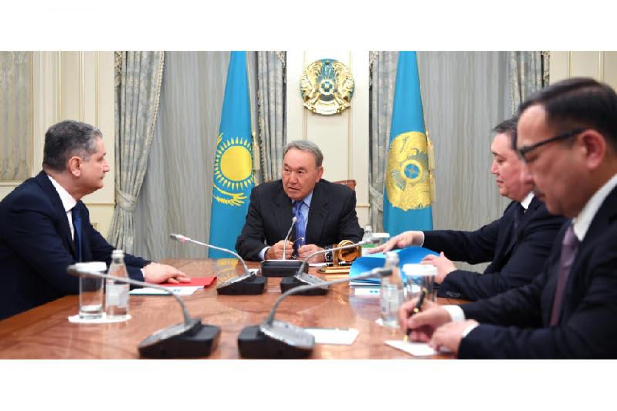 Nursultan Nazarbayev receives Tigran Sargsyan, EEC Chairman