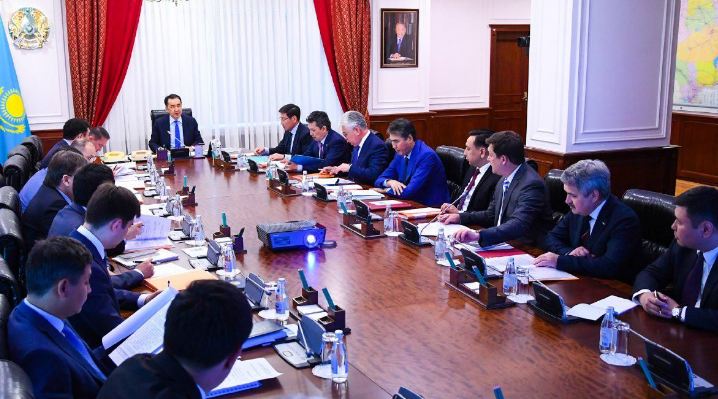 Bakytzhan Sagintayev holds a meeting of ACF PIT Management Committee