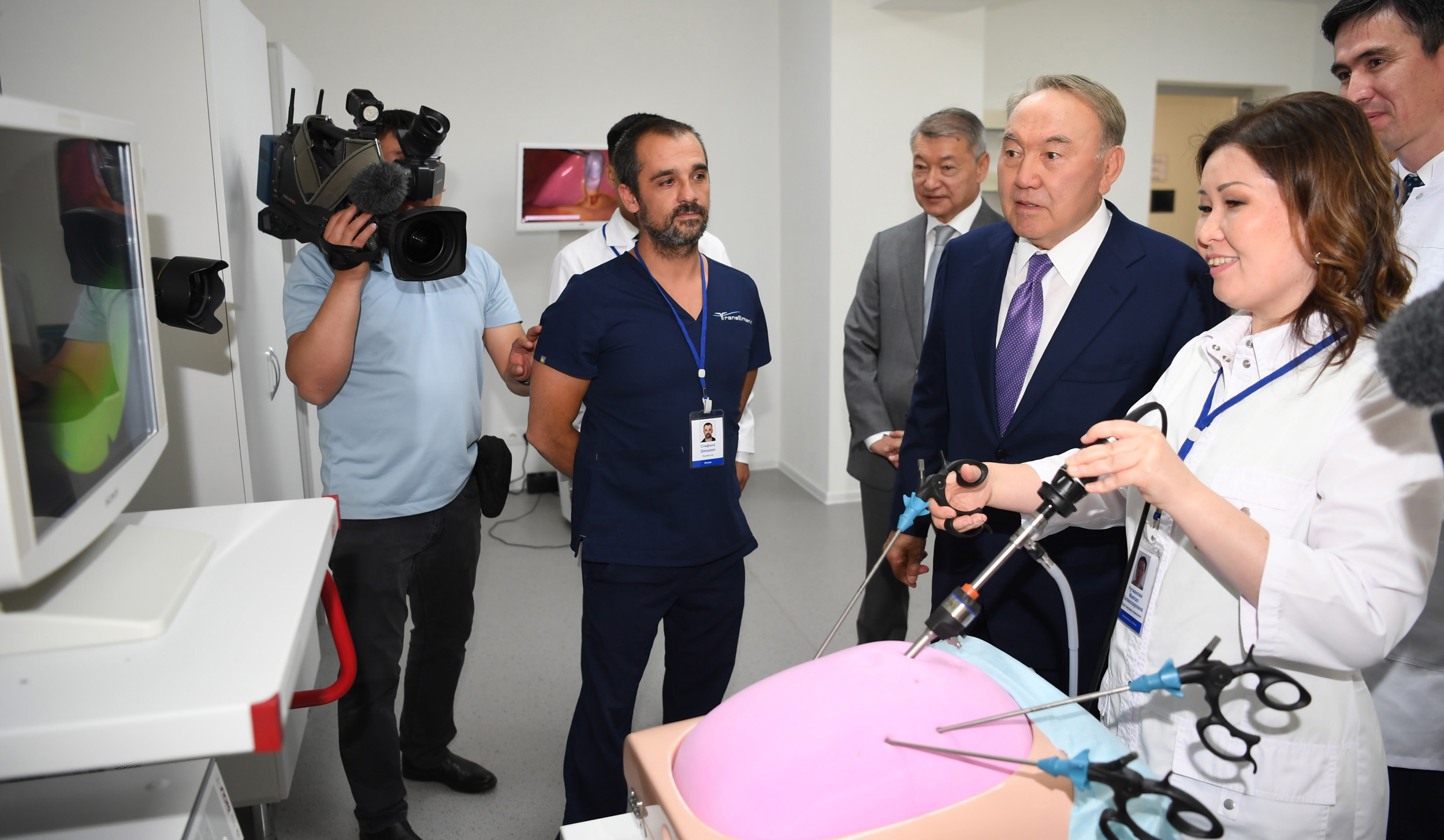 Kazakh President visits the Robot-Based Surgery Centre in Oskemen