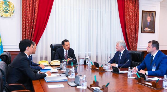 Bakytzhan Sagintayev meets with Ambassador Extraordinary and Plenipotentiary of Belarus in Kazakhstan