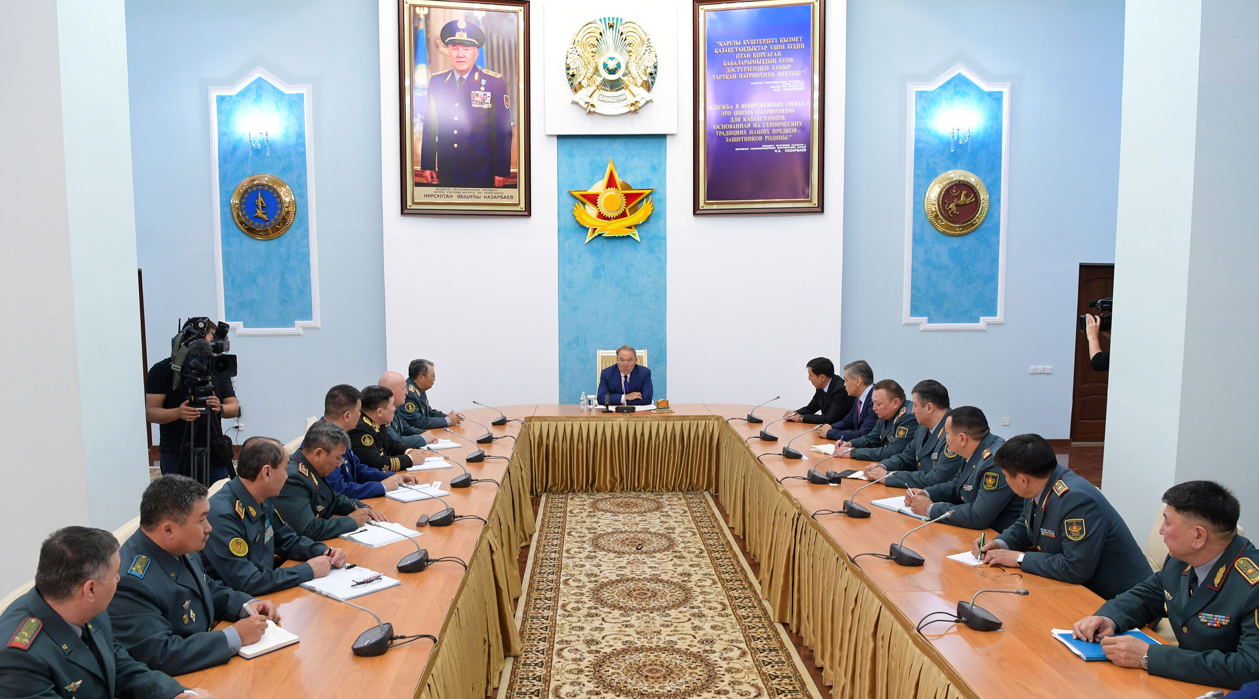 Kazakh President meets with the leadership of Defence Ministry