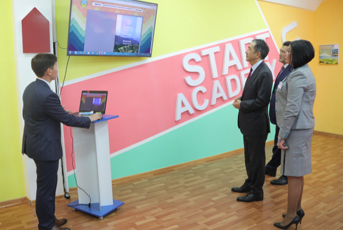 Kazakh PM examines equipped studios and laboratories in Schoolchildren's Palace