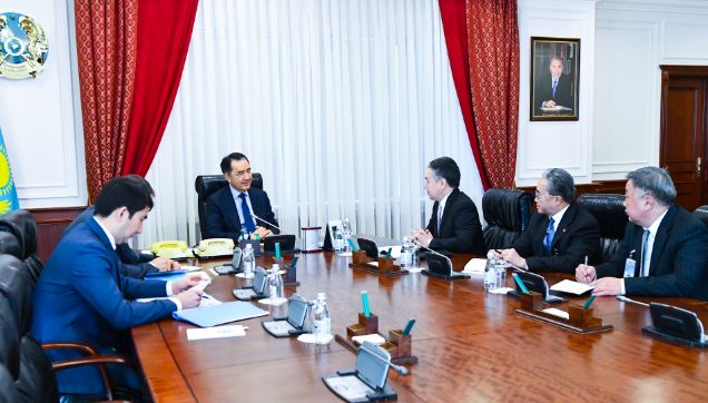 Bakytzhan Sagintayev meets with Kyrgyz Ambassador to Kazakhstan Zheenbek Kulubayev