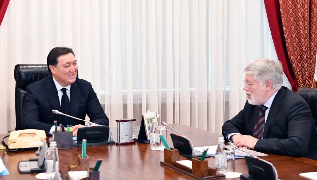 Askar Mamin receives Extraordinary and Plenipotentiary Ambassador of Russia to Kazakhstan
