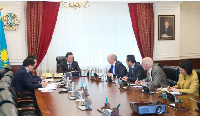 Askar Mamin discusses development of cooperation with representatives of Royal Dutch Shell