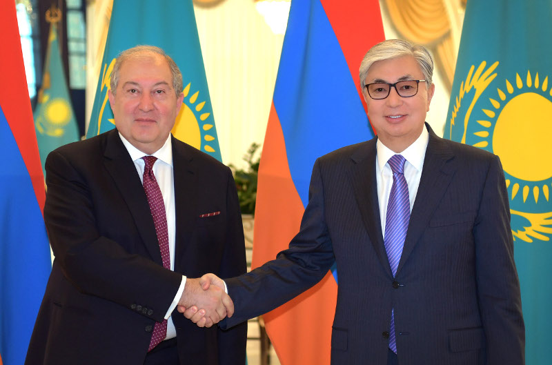 Kassym-Jomart Tokayev meets with Armenian President