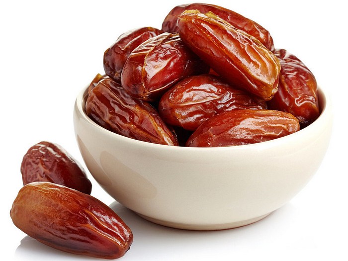 UAE distributes 40 tonnes of dates in Kazakhstan