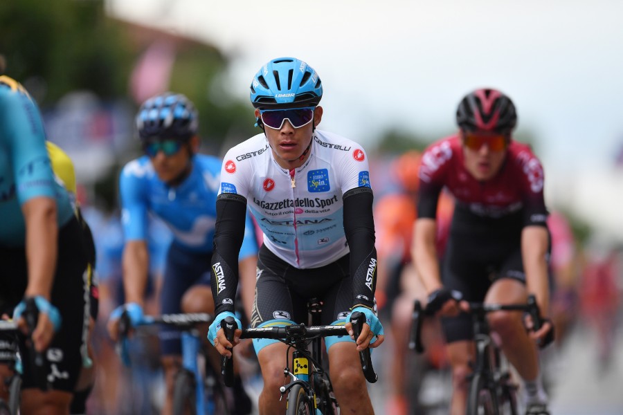 Giro d’italia. Stage 18. Breakaway sees the finish ahead of two keys mountain stages