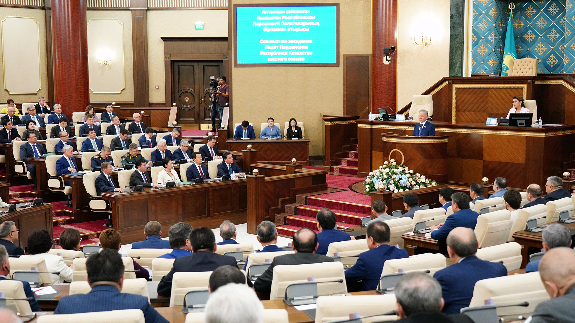 Prime Minister Askar Mamin participates in joint meeting of Chambers of the Parliament