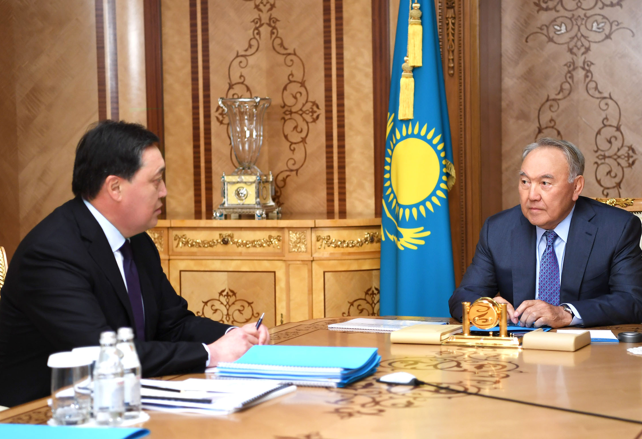 Nursultan Nazarbayev receives Prime Minister Askar Mamin