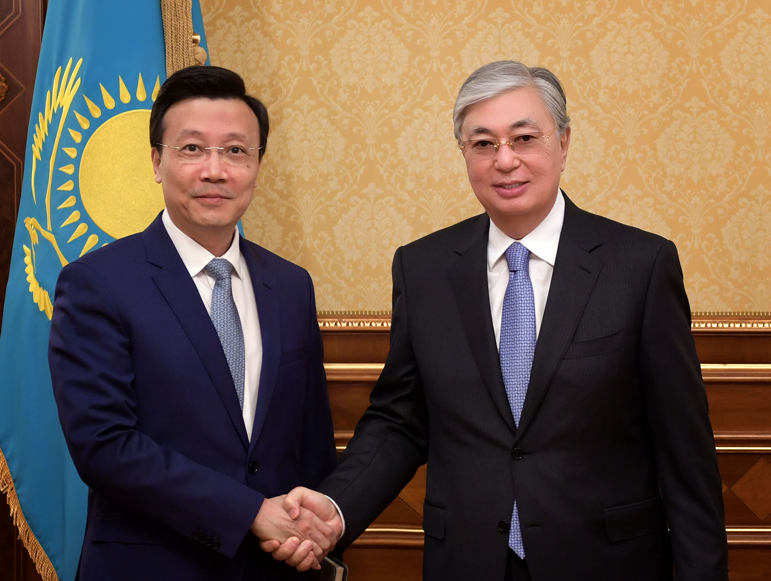 The Head of State receives Zhang Xiao, Ambassador of China