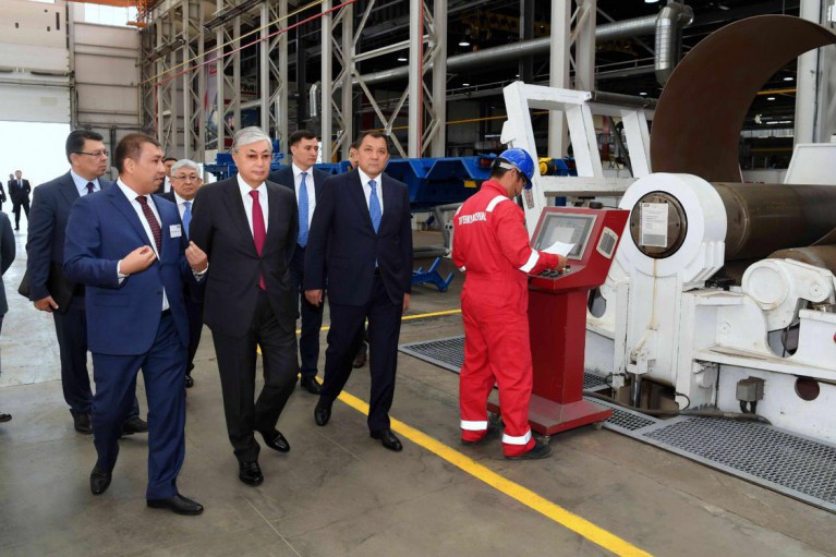 The Head of state visites LLP Zhigermunayservis in Atyrau region