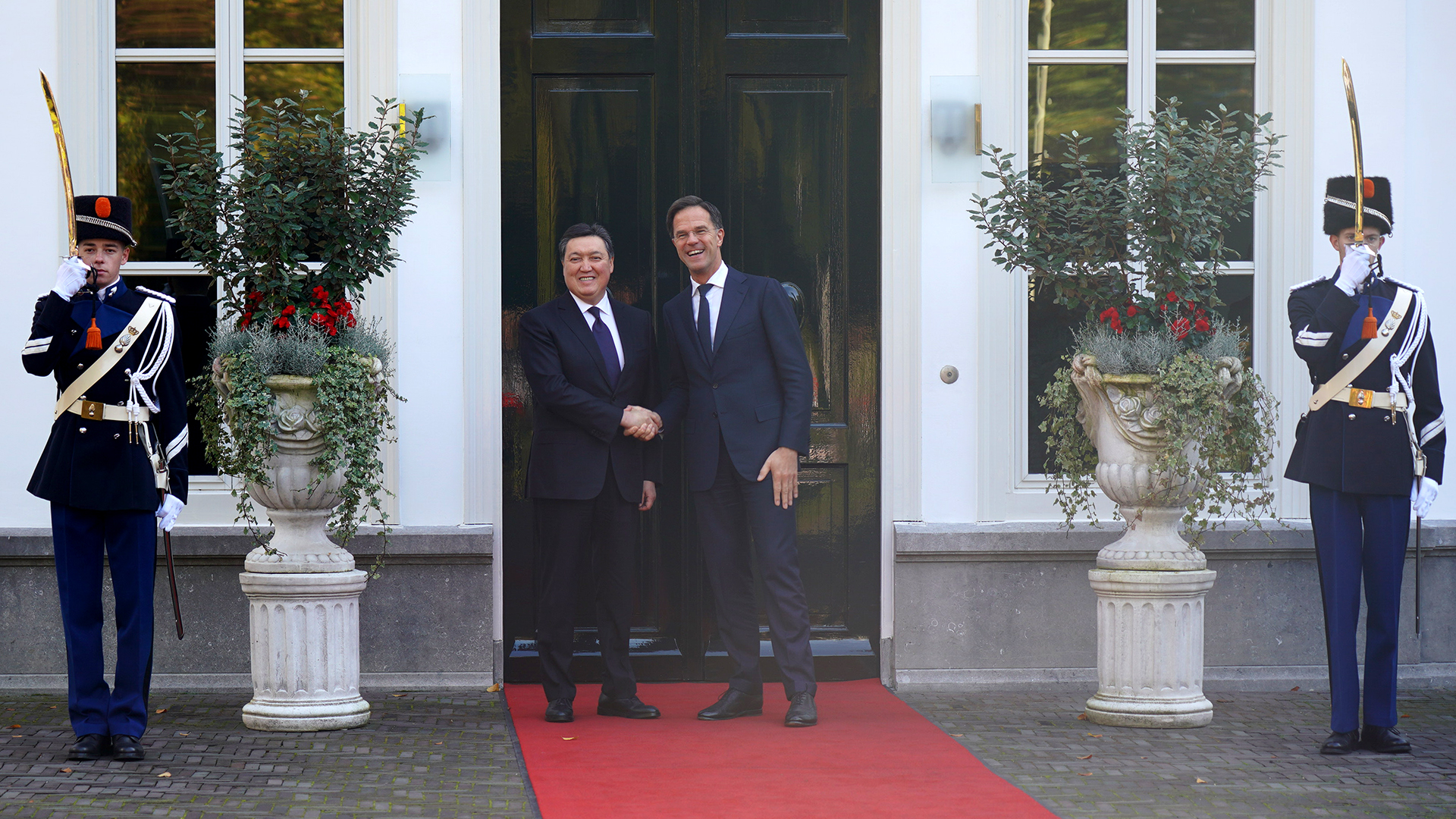 Askar Mamin meets with Prime Minister of the Netherlands