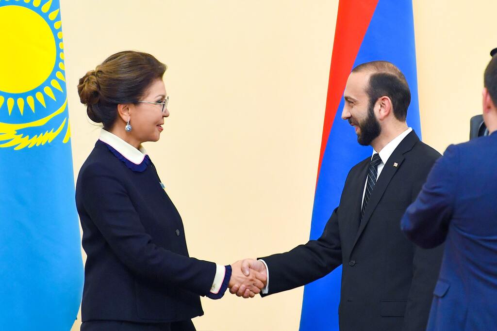 Dariga Nazarbayeva meets with the Chairman of the Armenia's National Assembly