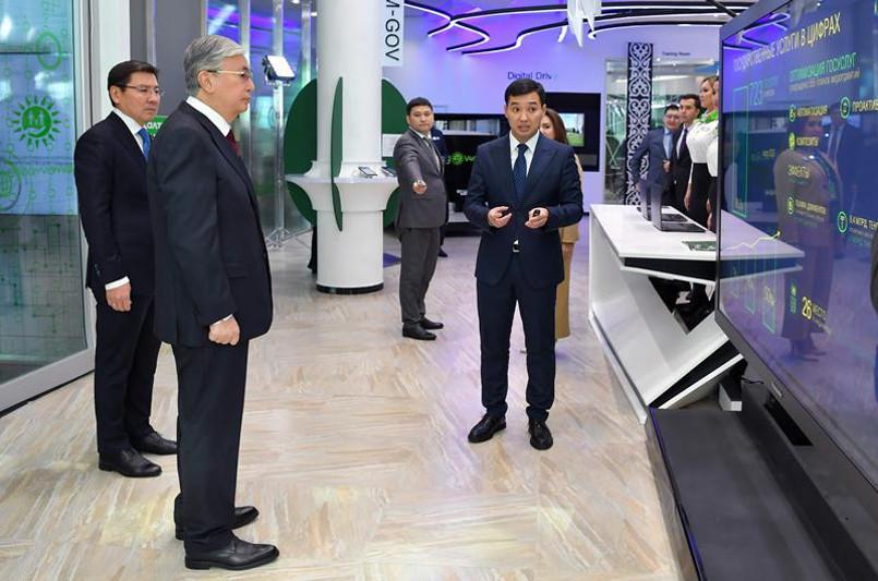 Head of state visits Digital Centre in Nur-Sultan