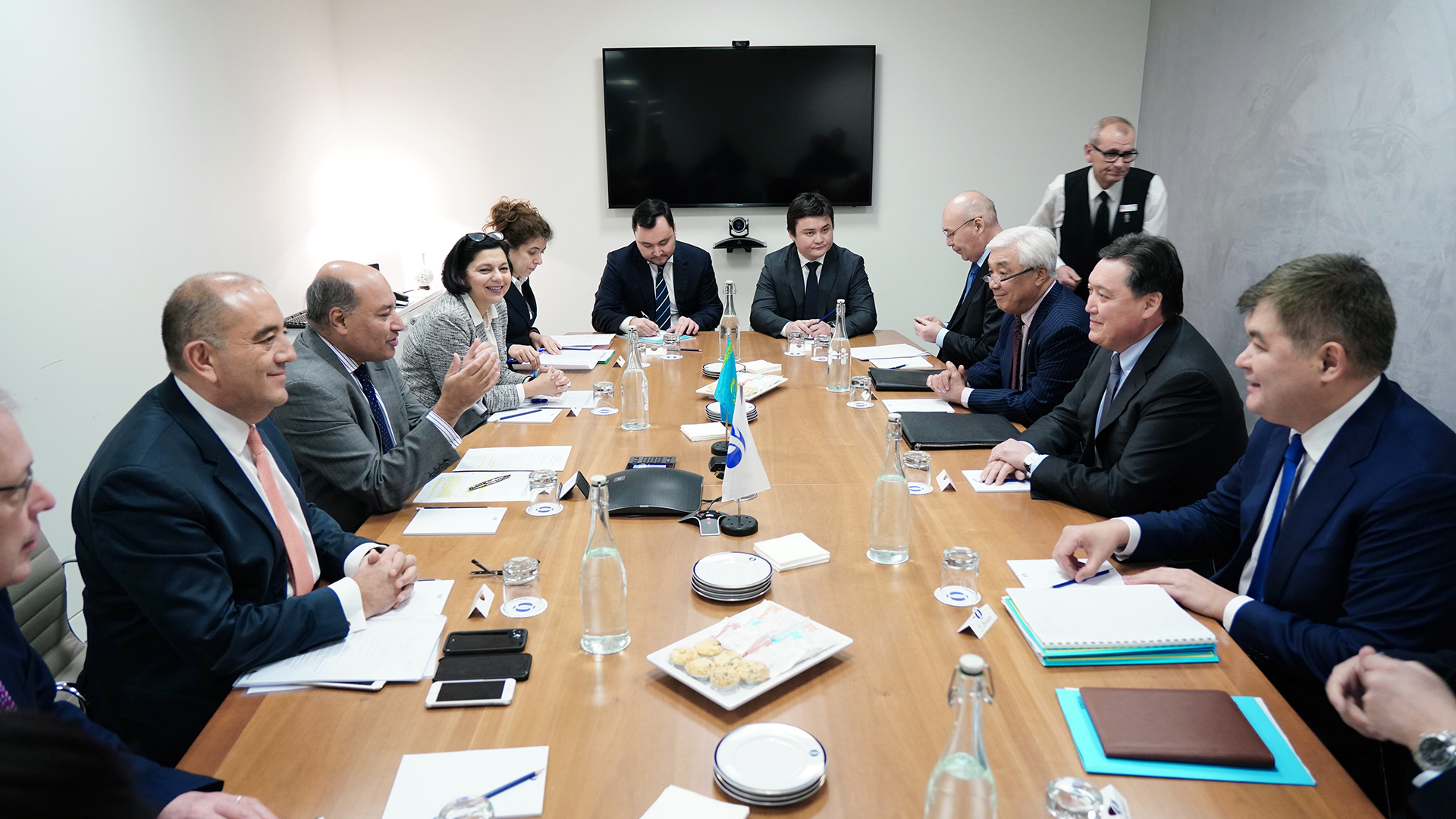 Askar Mamin meets with President of the European Bank for Reconstruction and Development