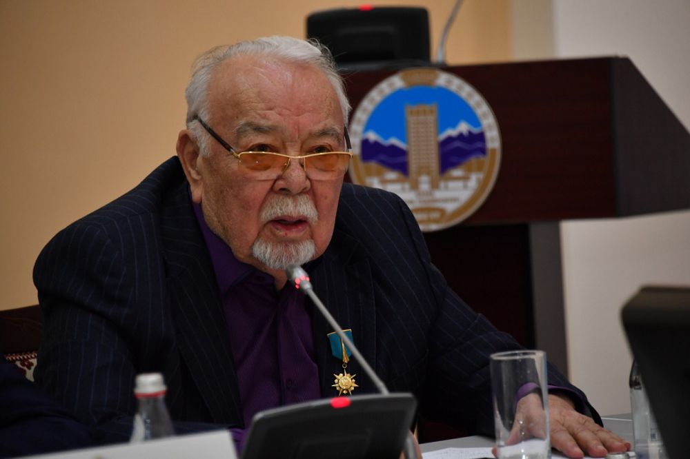 75 outstanding cultural workers receive state scholarships