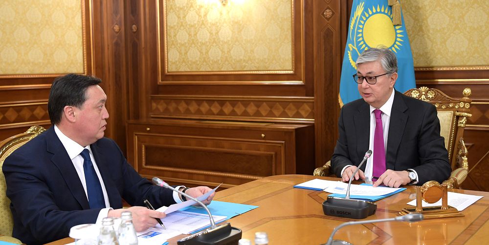Kassym-Jomart Tokayev receives Prime Minister Askar Mamin