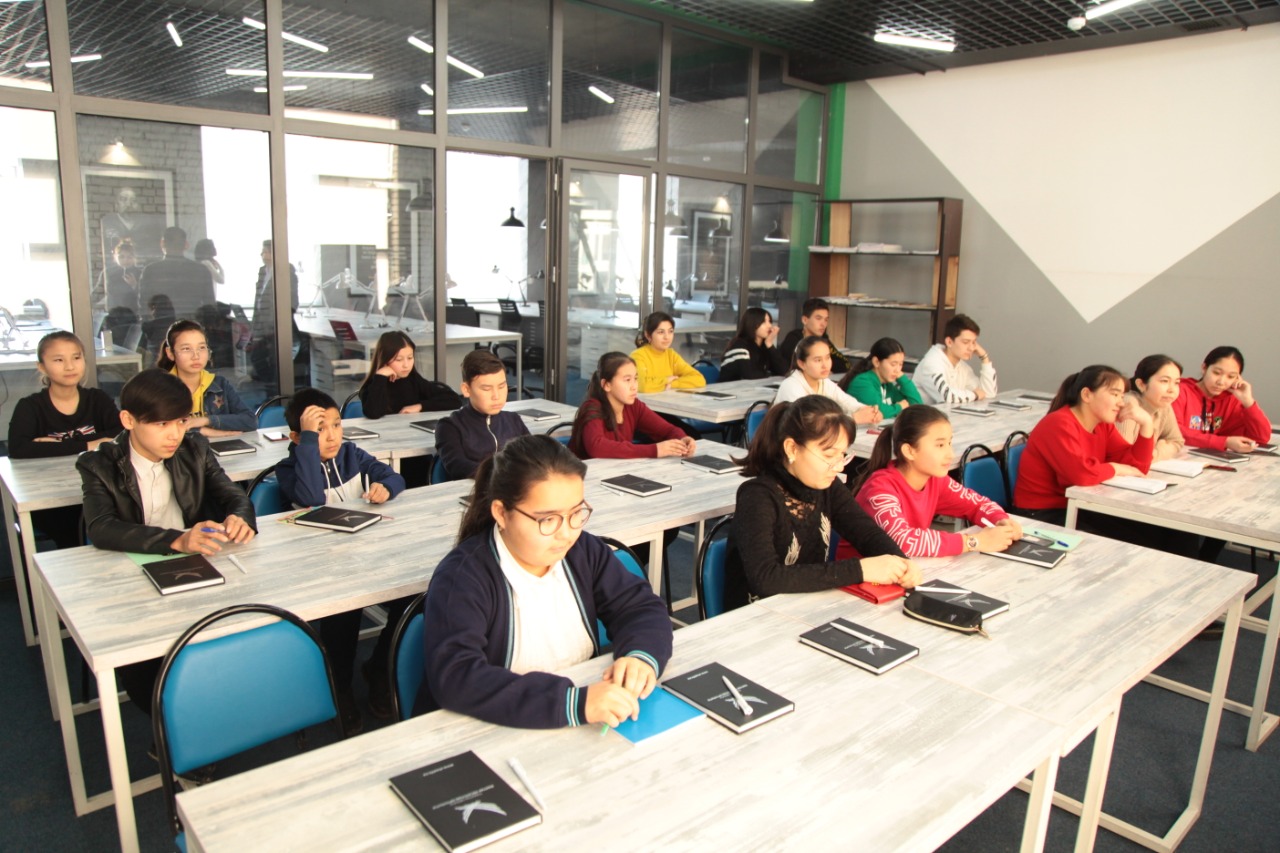 English taught for free in Turkestan region