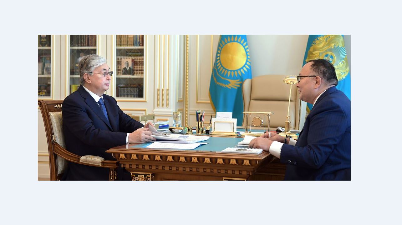 Tokayev receives head of Kazakhtelecom