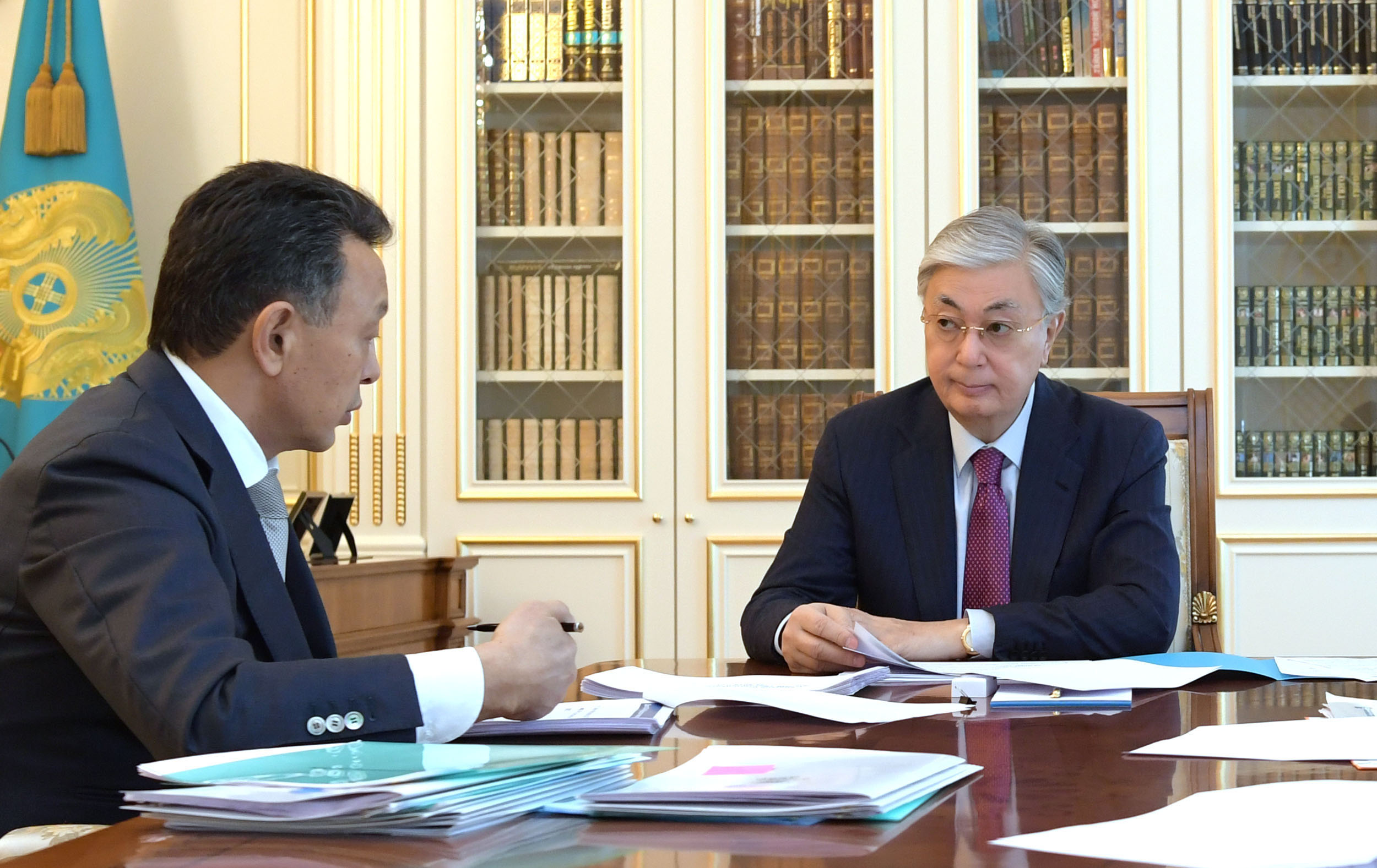 Tokayev receives head of National railway company