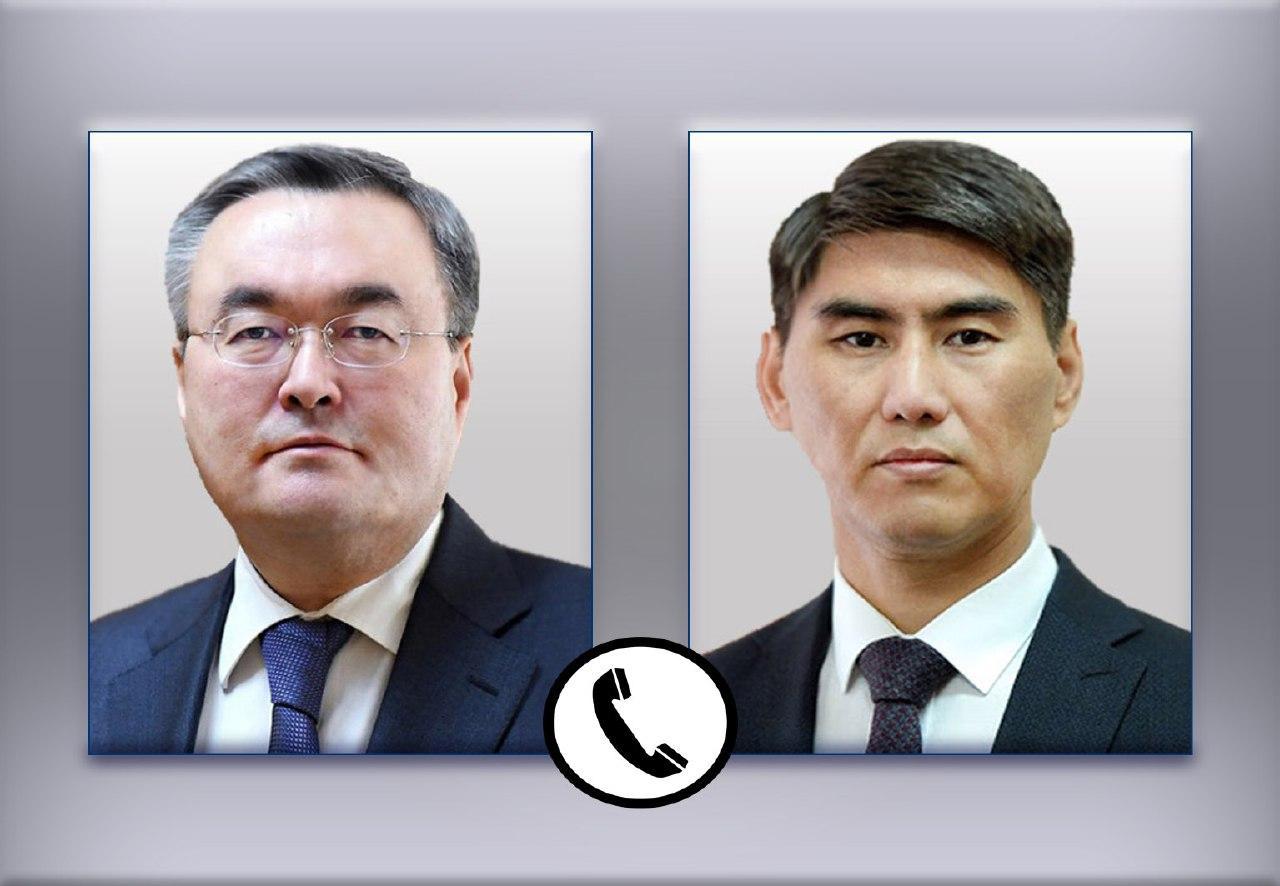 Kazakh, Kyrgyz foreign ministers speak over phone