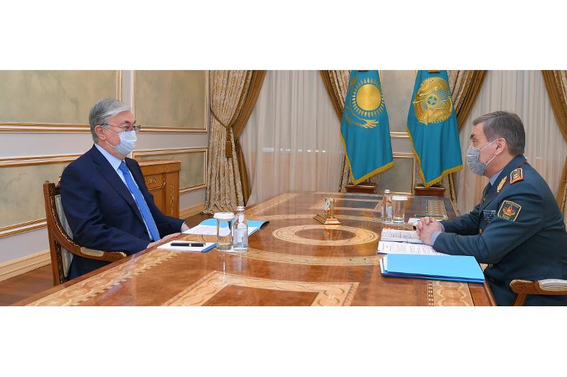 The Head of State receives Minister of Defense