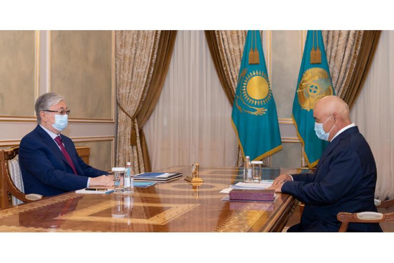 President receives governor of Turkestan region