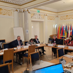 Вице-президент және Халық кеңесі: Жаңа Ата Заң жобасы Варшавада таныстырылды