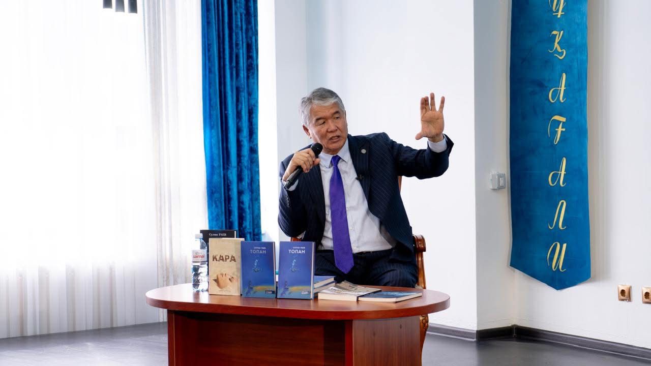 Әуезовті әспеттеп, Айтматовты ардақтаған...