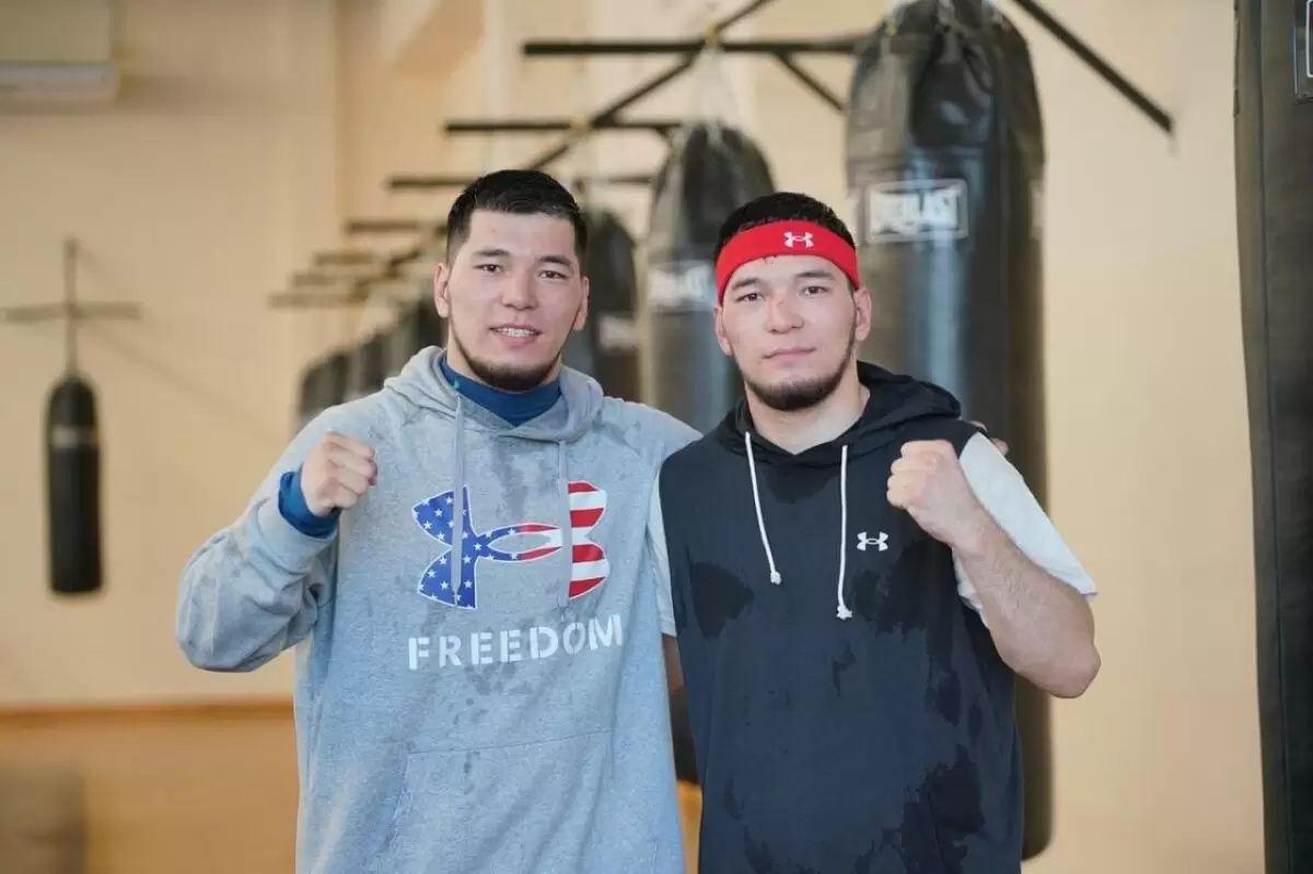 Ағайынды Оралбайлар Азия чемпионатының алтын жүлдесін жеңіп алды