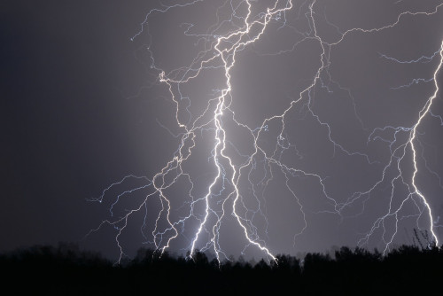 Жаңбыр, тұман, найзағай: Бүгін елімізде ауа райы қандай болады?